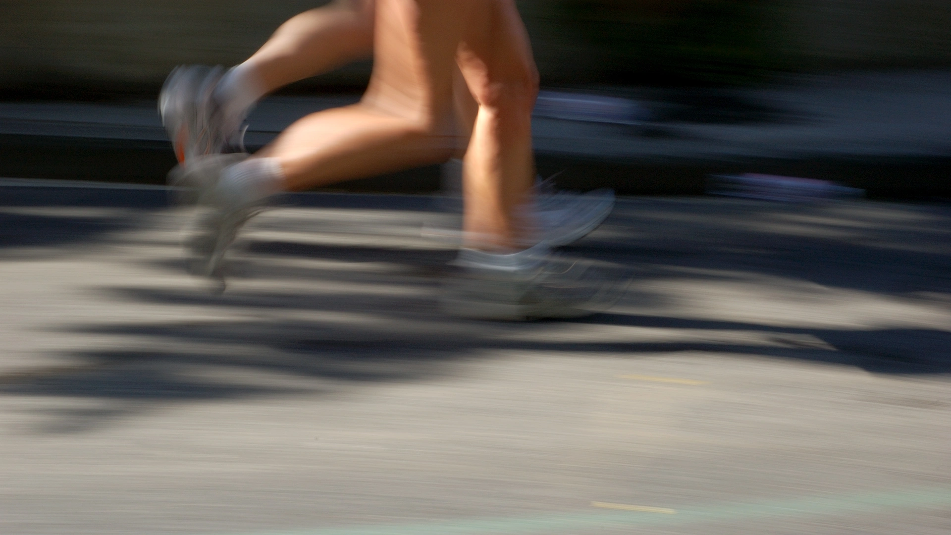 Die Beine eines Joggers.