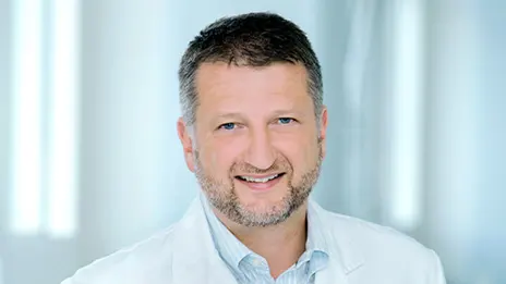 Portrait von Prof. Dr. Christoph Fusch