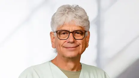 Dr. Stefan John, Klinik für Innere Medizin 8, Schwerpunkt Kardiologie - Schwerpunkt Internistische Intensivmedizin
