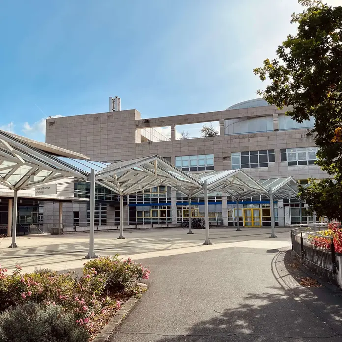 Klinikum Nürnberg Campus Süd, Eingangsbereich außen