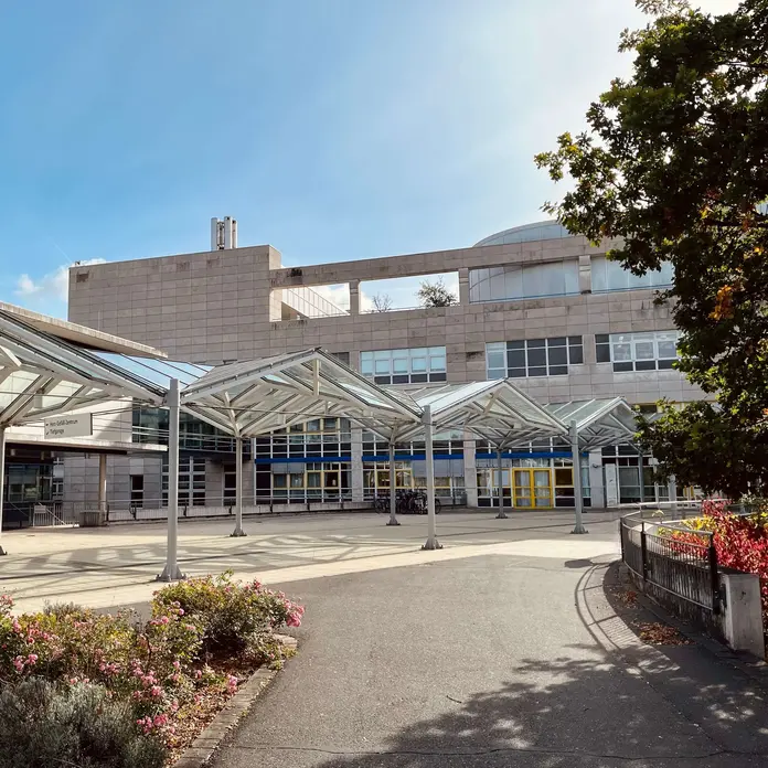 Klinikum Nürnberg Campus Süd, Eingangsbereich außen